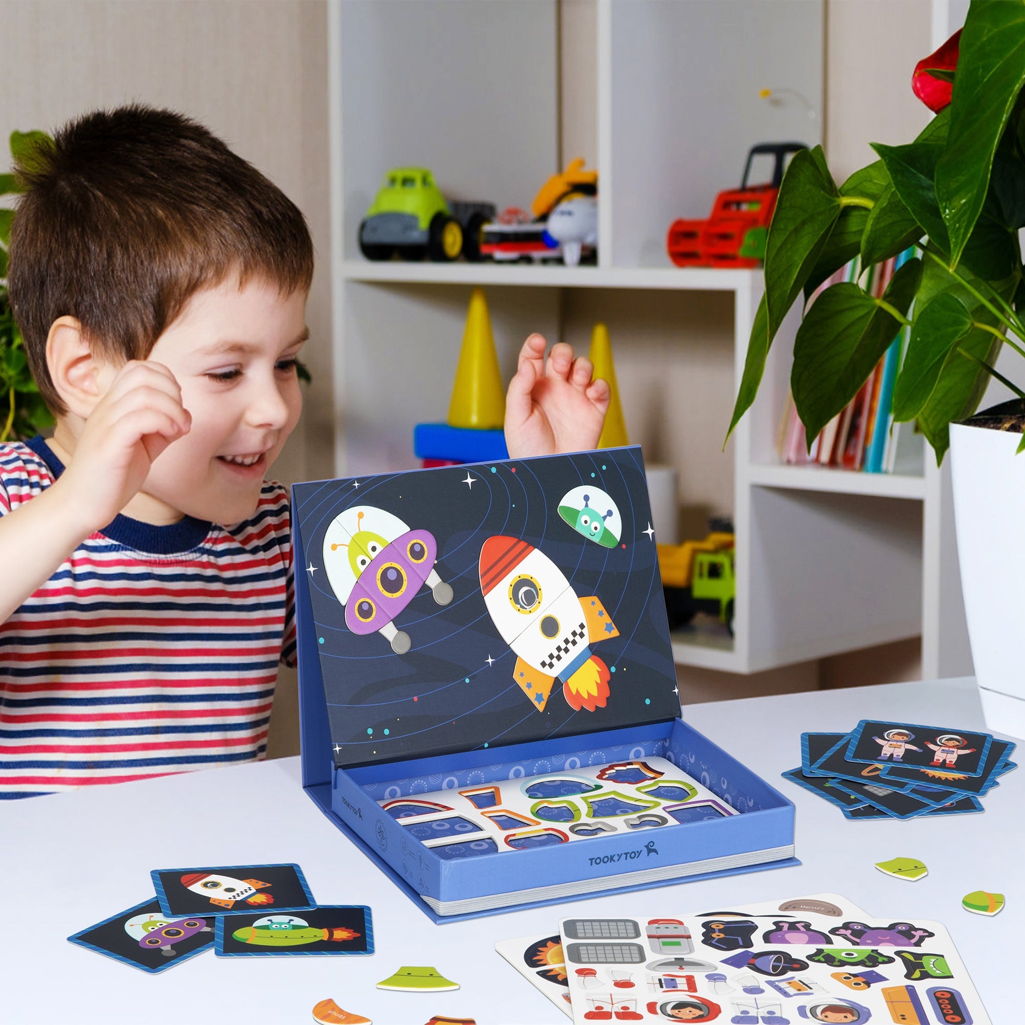 Caja Magnética Espacio Tooky Toy